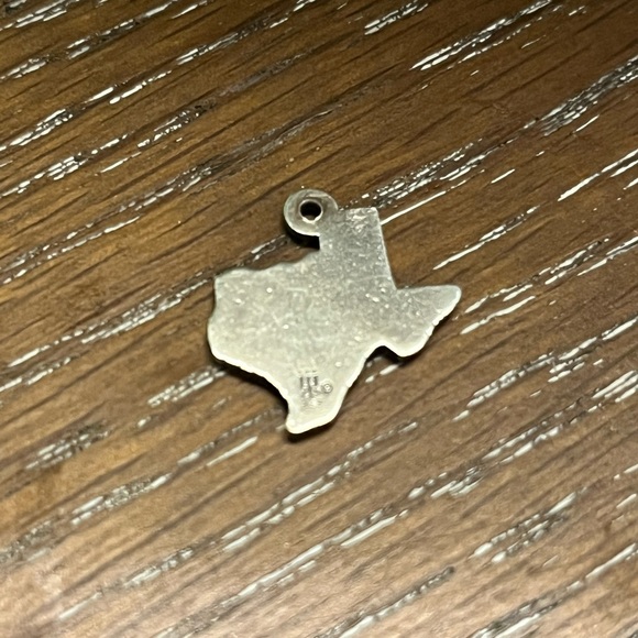 Hay y’all!! Super collectible san antonio tricentennial limited edition charm. - Picture 4 of 4